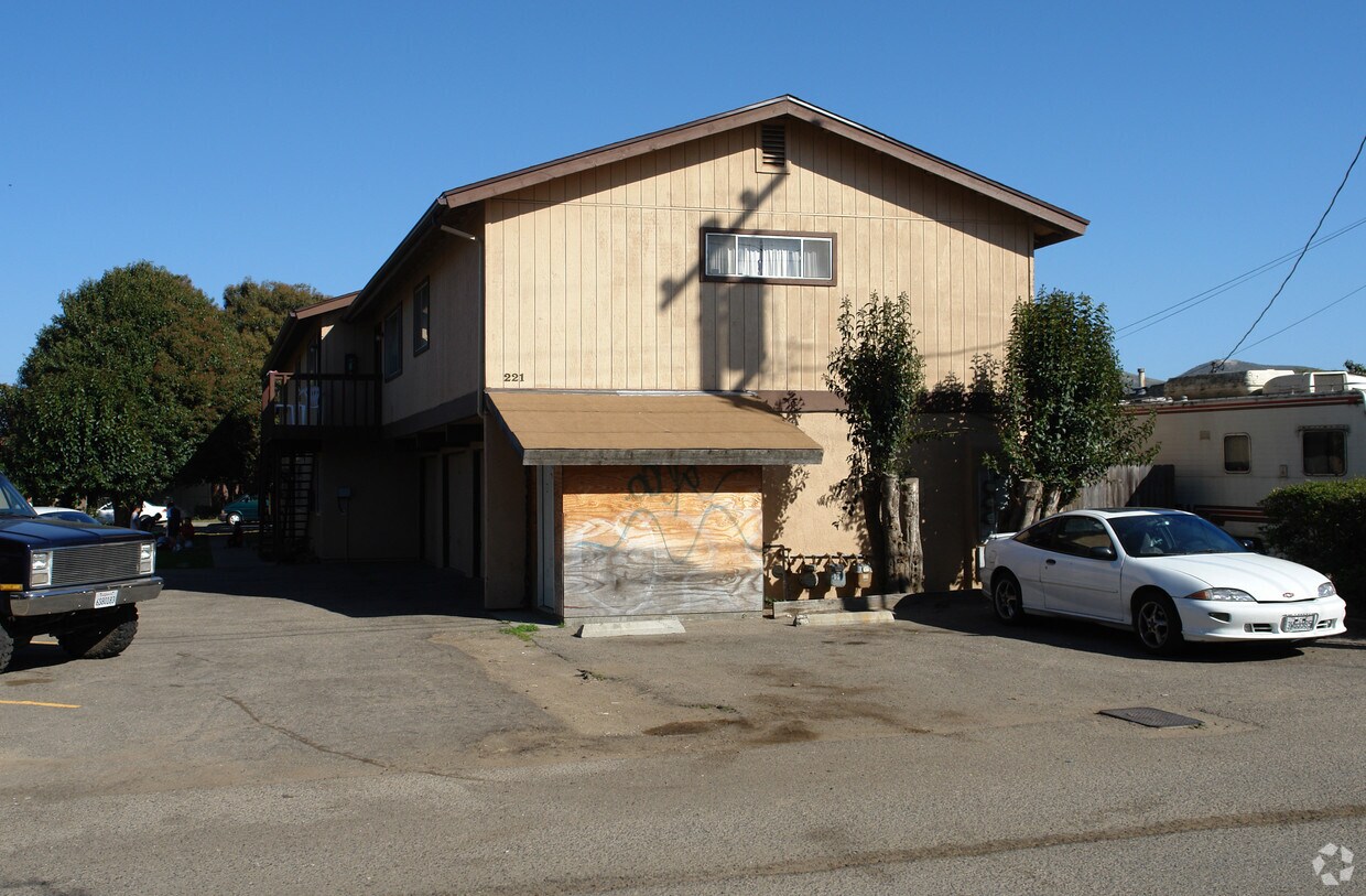 Primary Photo - 221 N K St