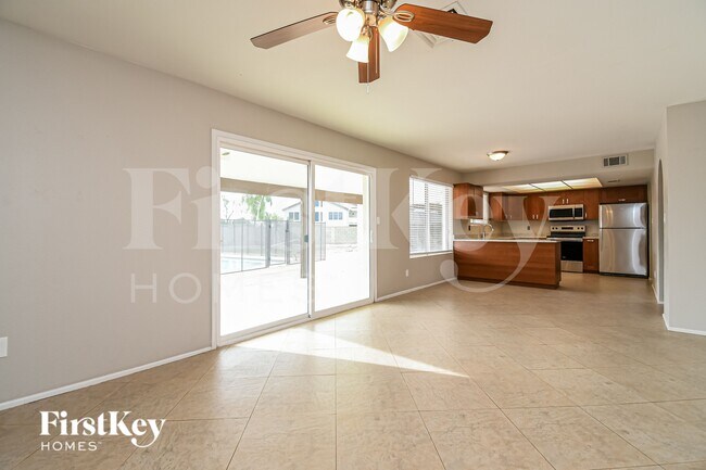 Foto del edificio - 3350 S George Dr