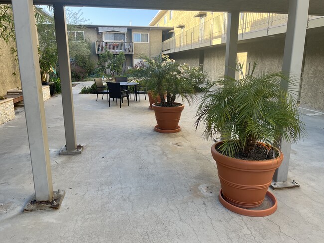 Foto del edificio - 4727 W 147th St