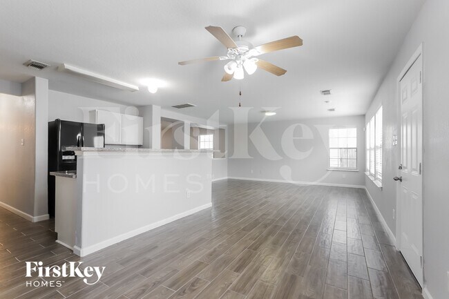 Foto del edificio - 11210 Flying Geese Ln
