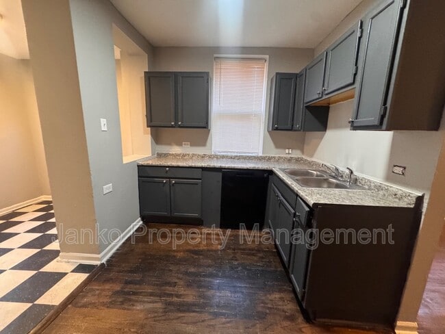 Foto del edificio - 5903 W Huron St