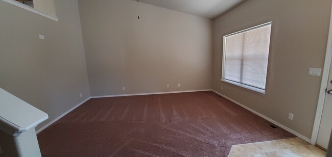 Building Photo - Gorgeous Tri-Level 3 Bed/2 Bath House in P...