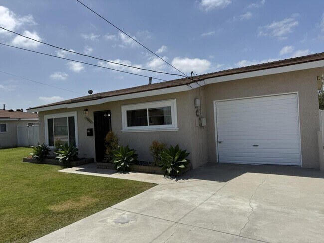Building Photo - 15558 Cornuta Ave