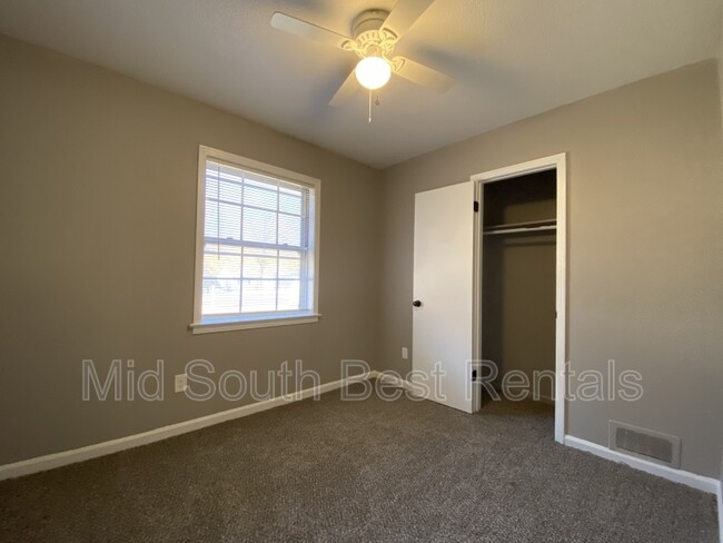 Building Photo - 5384 Millbranch Rd