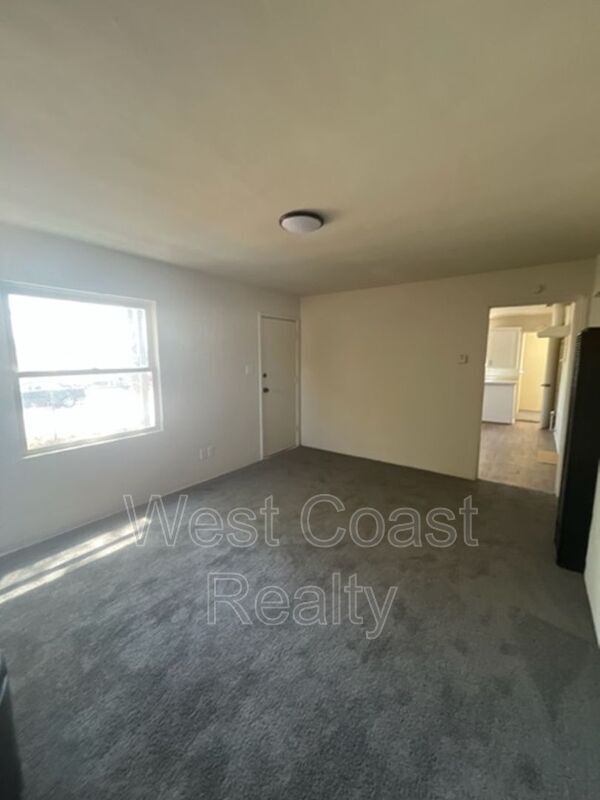 Building Photo - 1210 N Massachusetts Ave