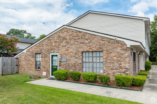 Building Photo - Oakridge Townhouses
