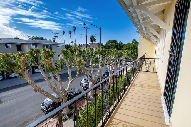 Building Photo - 4653 1st St