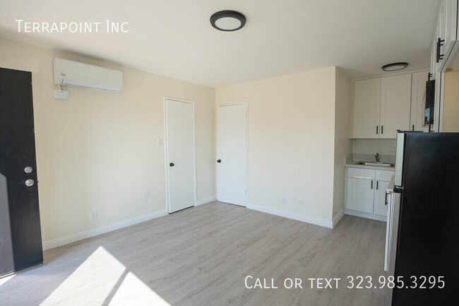 Building Photo - 825 W 167th St