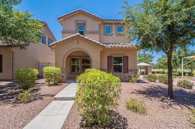 Foto del edificio - 1061 S Hawk Ln