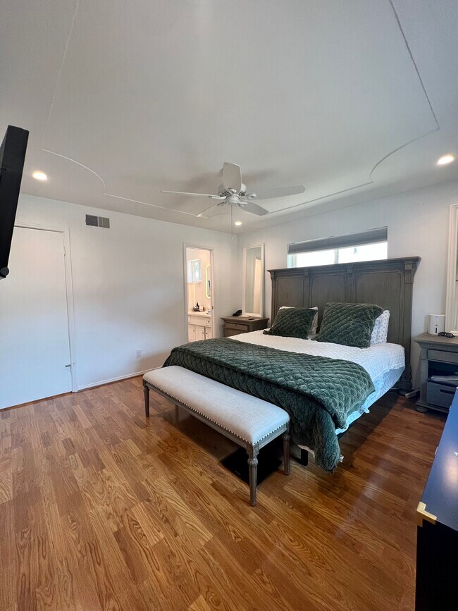 Foto del edificio - 14040 Far Hills Ln