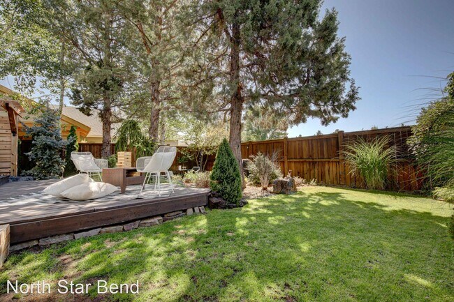 Building Photo - 3 br, 2.5 bath House - 63466 Crestview Dr