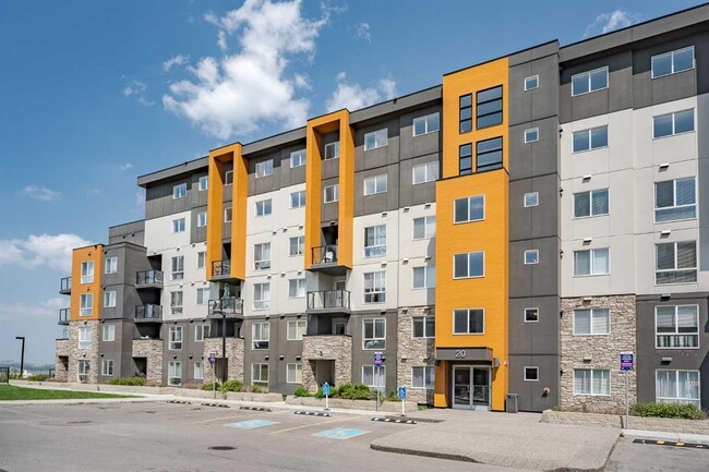 Building Photo - 20 Kincora Glen Pike NW