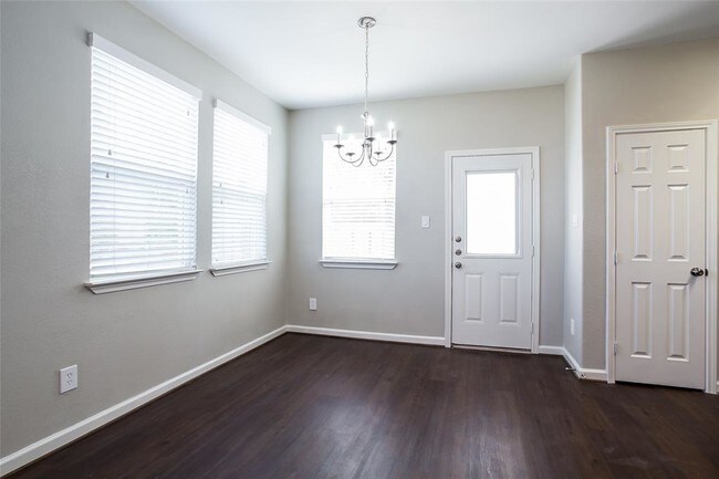 Foto del edificio - 2830 Mesquite Ridge Dr