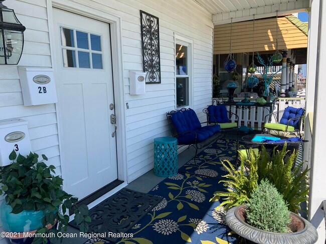 Building Photo - 33 Broadway