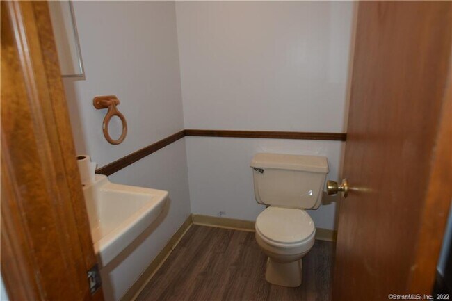 Foto del edificio - 3 Meadowrue Dr