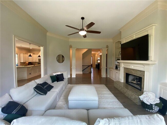 Building Photo - 2464 Canopy Glen NE