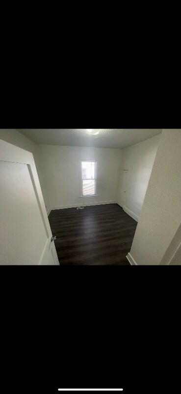 Building Photo - 806 8th St