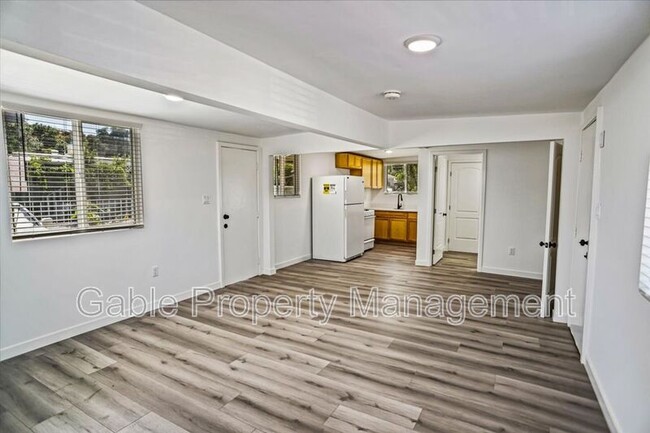 Foto del edificio - 23830 Newhall Ave