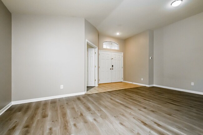 Foto del edificio - 1217 Barclay Wood Dr