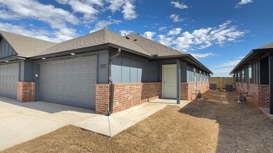 Building Photo - 11424 University