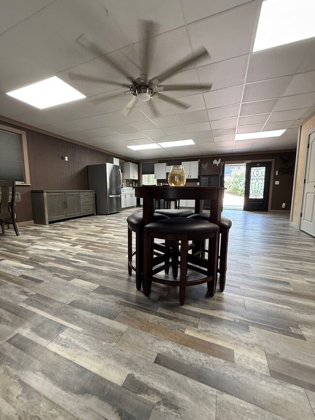 Building Photo - Come enjoy this 1 bd/1 bath horse property surrounded by country living