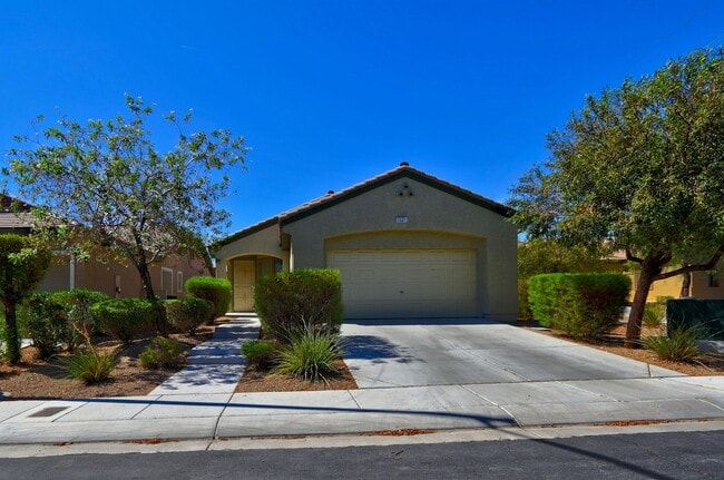 Building Photo - Welcome Home! Beautiful Single Story Home