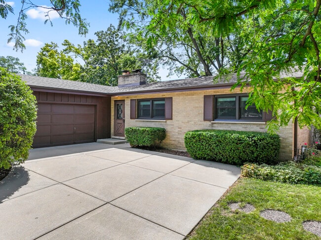 Foto del edificio - 407 E Berkshire Ln