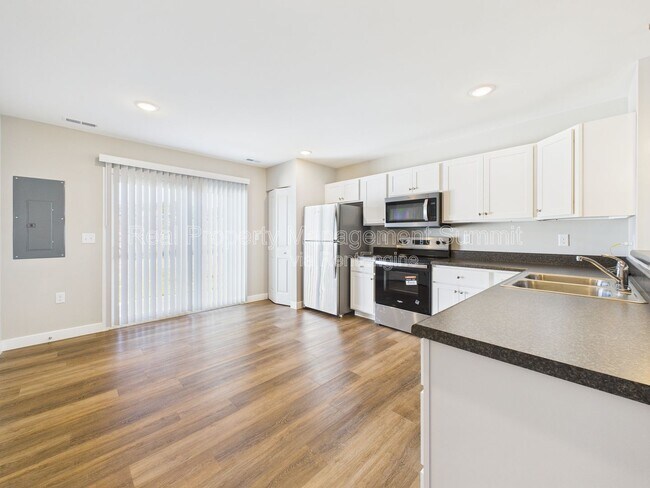 Foto del edificio - 1420 Circle Dr