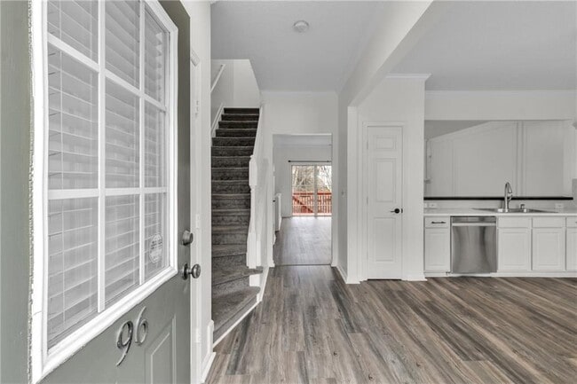 Building Photo - 9155 Nesbit Ferry Rd