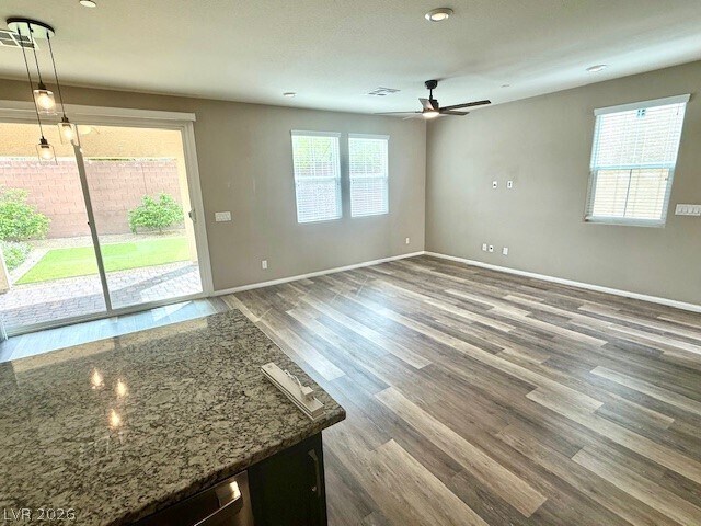 Foto del edificio - 2929 Tranquil Brook Ave