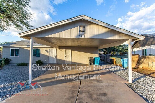 Building Photo - 2232 W Grove St