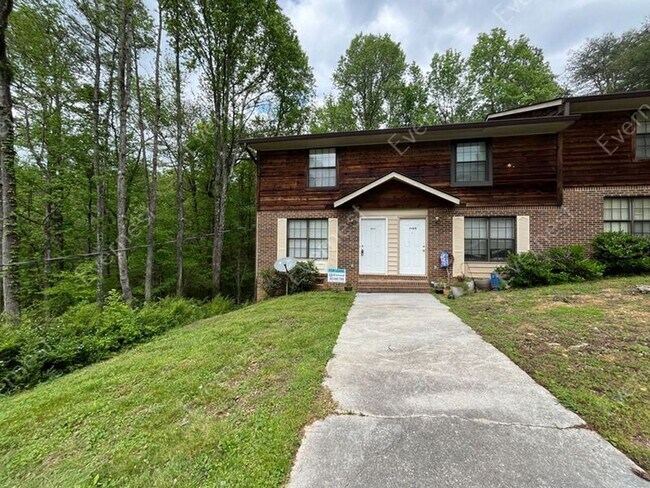 Foto del edificio - 8831 Millard Lee Ln