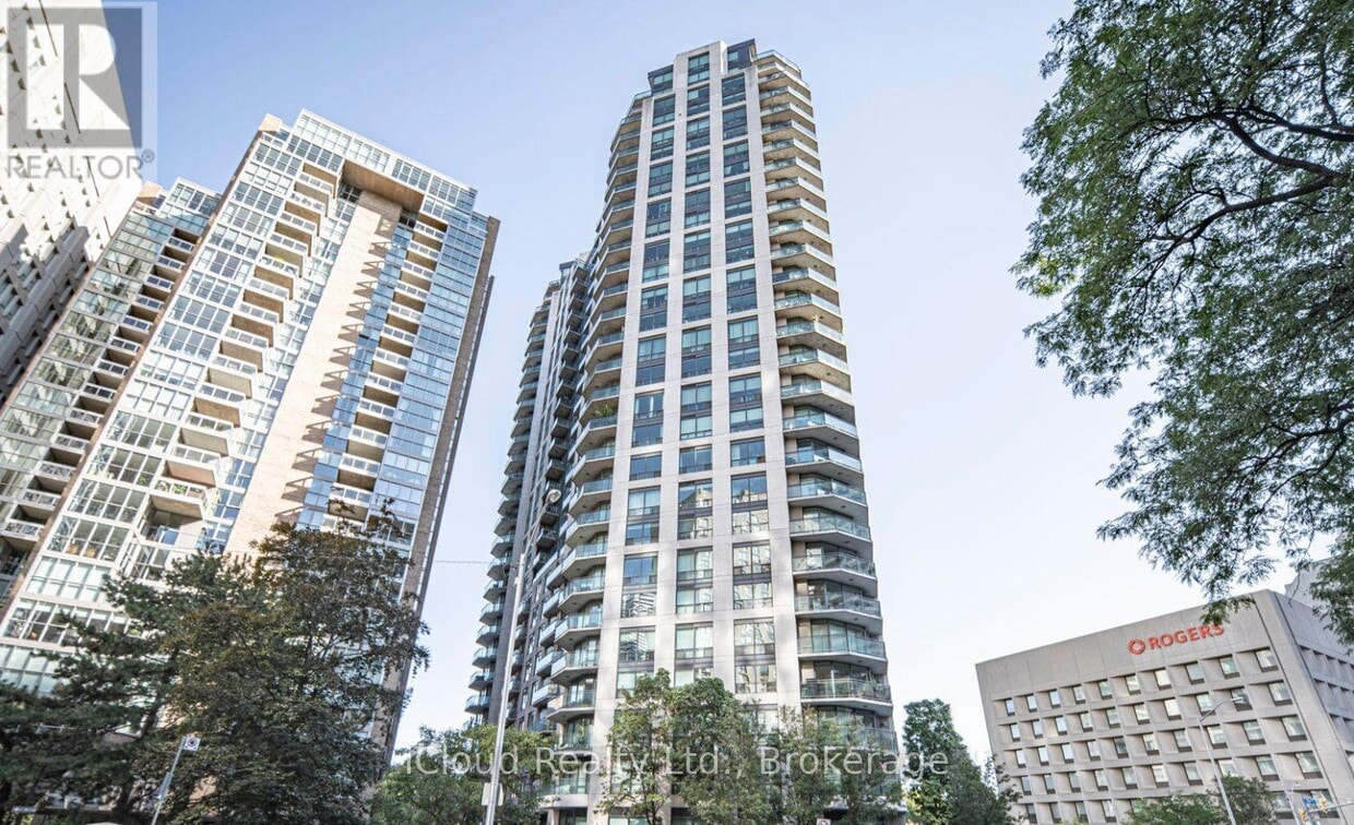 Primary Photo - 300 Bloor St E