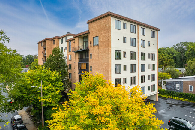 Building Photo - Hamilton House Condominiums