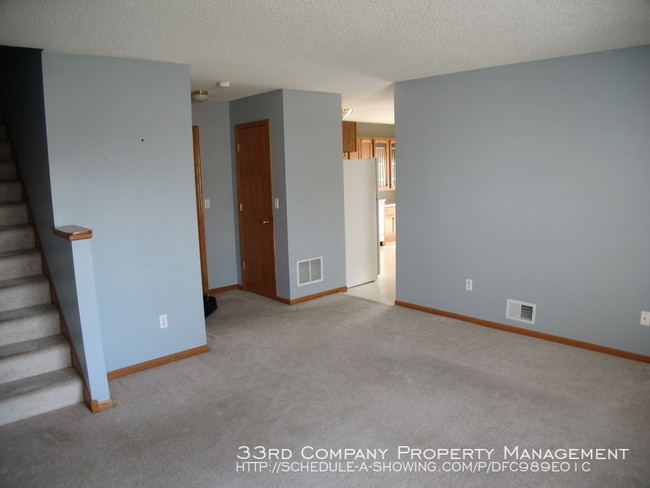 Foto del edificio - Woodbury 2 Bedroom End Unit Town Home!