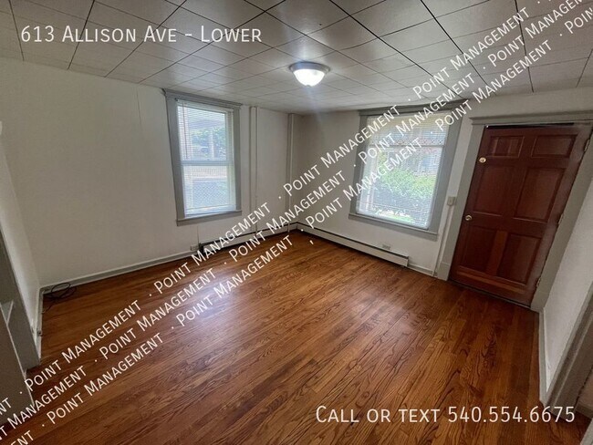 Foto del edificio - HEAT and WATER INCLUDED, 2 Bed 1 Bath in O...