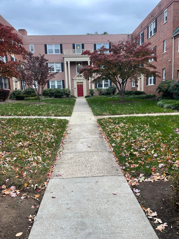 Building Photo - 2008 Fort Davis St SE