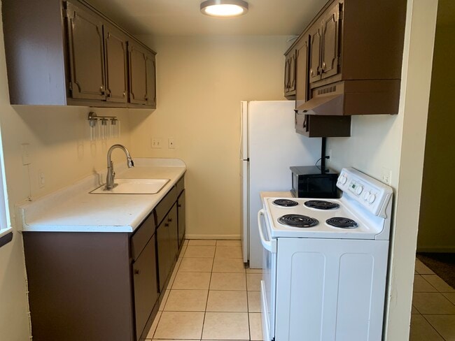 Building Photo - 12775 Plymouth Rd