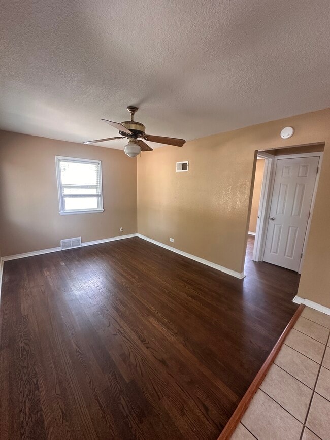 Living room - 814 Julian St