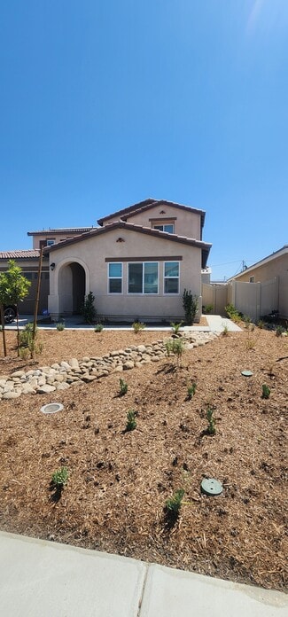 Building Photo - 438 Hollyhock St