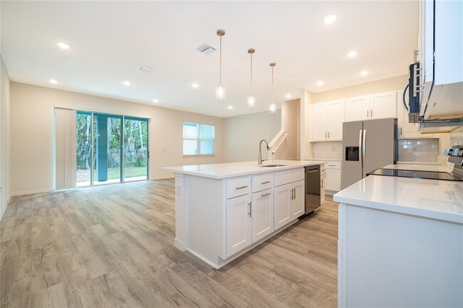 Building Photo - 5261 Luisa Ct