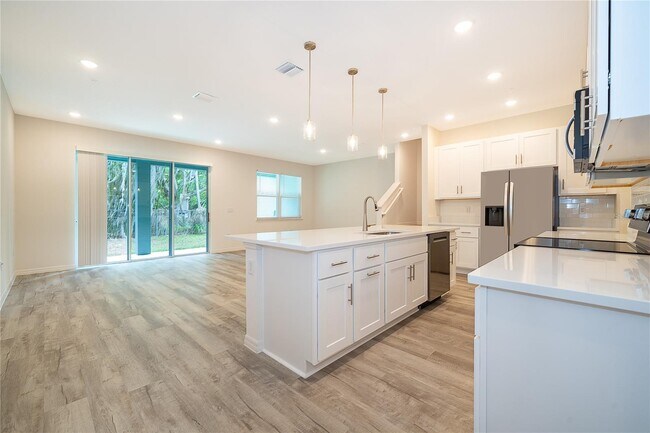 Foto del edificio - 5261 Luisa Ct