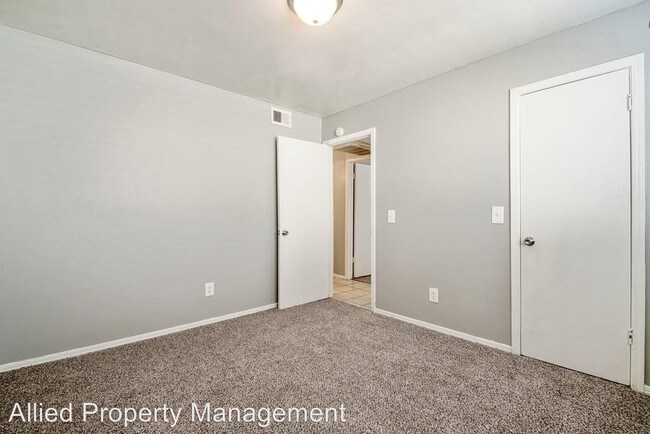 Foto del edificio - 5745 NW 19th St