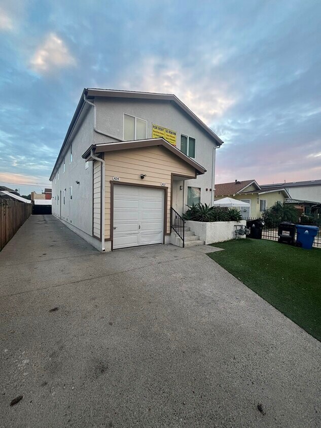 Foto principal - 424 E 101st St