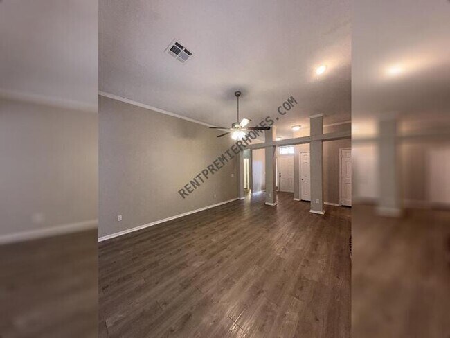 Foto del edificio - 6805 NW 136th Pl