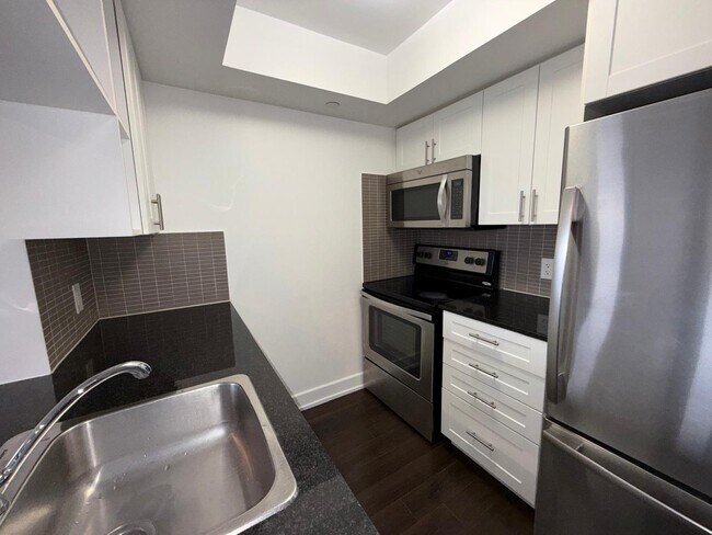 Photo du bâtiment - 6 Eva Rd