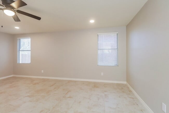 Building Photo - 1210 Beatty Dr