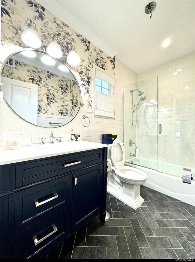 Building Photo - 42 Franklin Ave