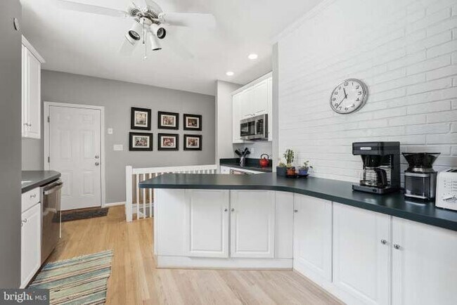 Foto del edificio - 9220 Forest Haven Dr
