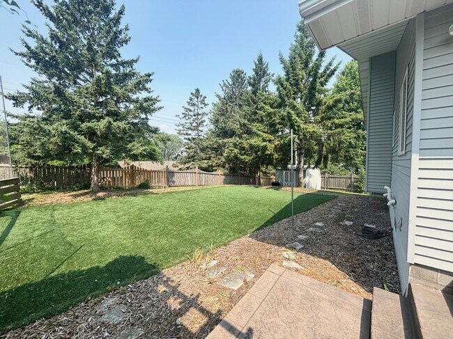Foto del edificio - 524 10th Ave SW